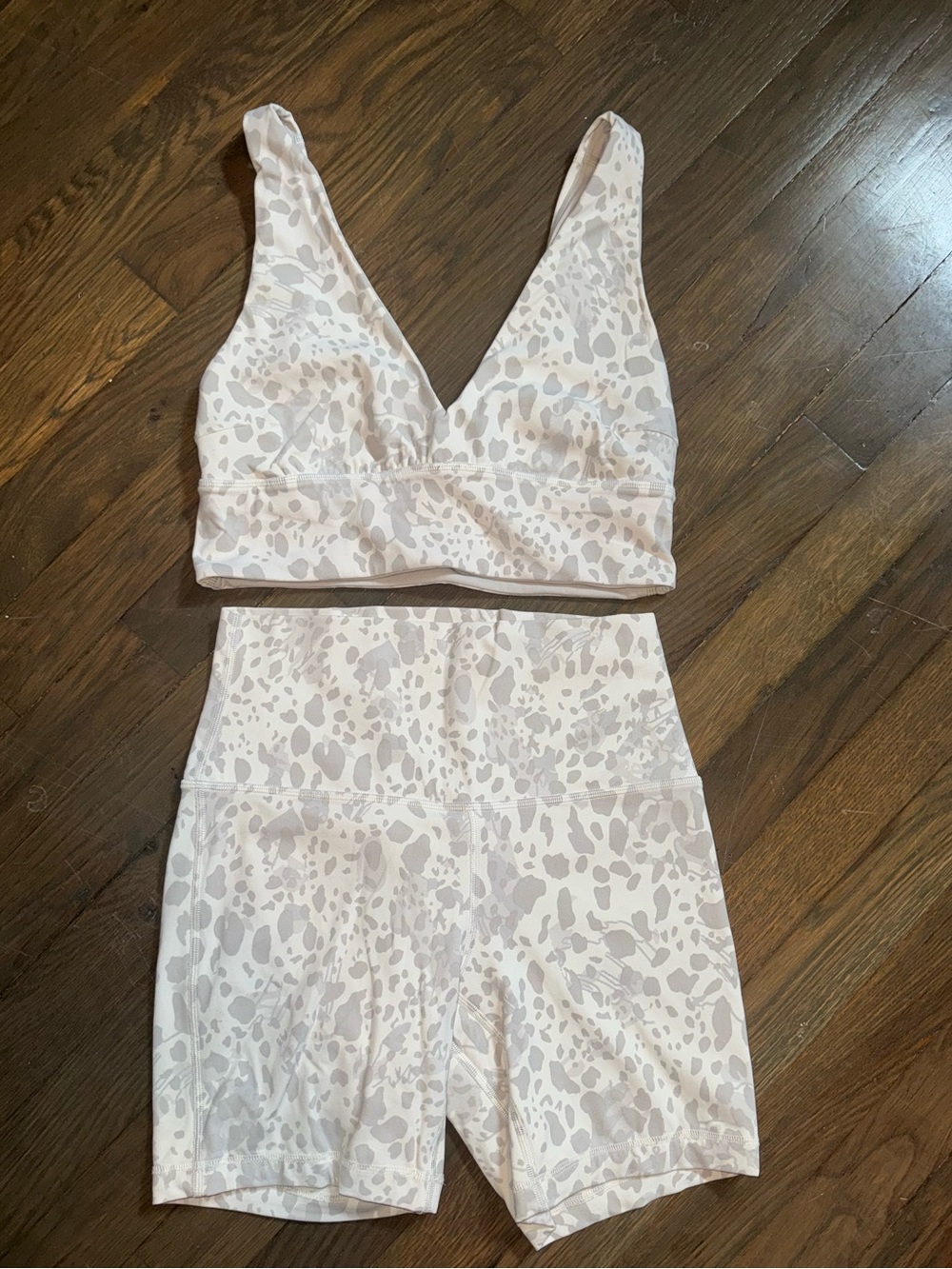 Lululemon align Animal Print Set- V-Neck Sports Bra & High-Waist Shorts